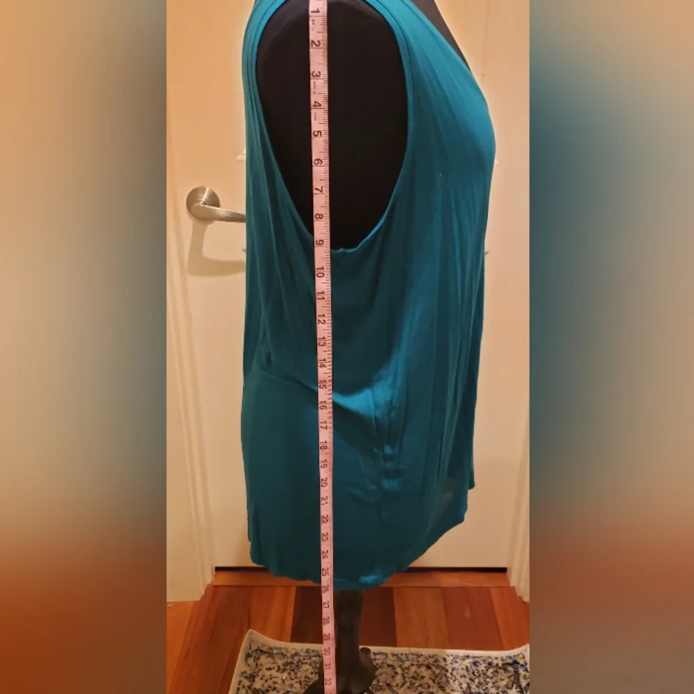 All In Motion Teal Sleeveless Women's Top